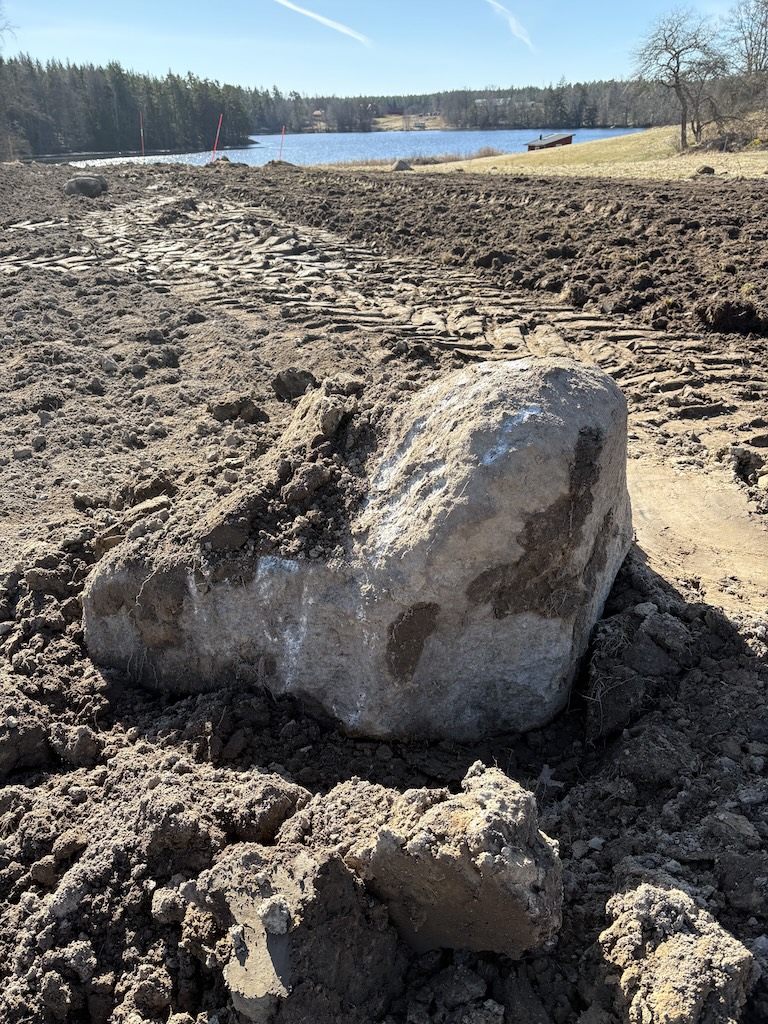 En av de enorma stenblocket som plockades ur marken